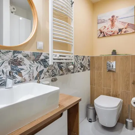 Z Parkingiem 22 C Perlowa Przystan -